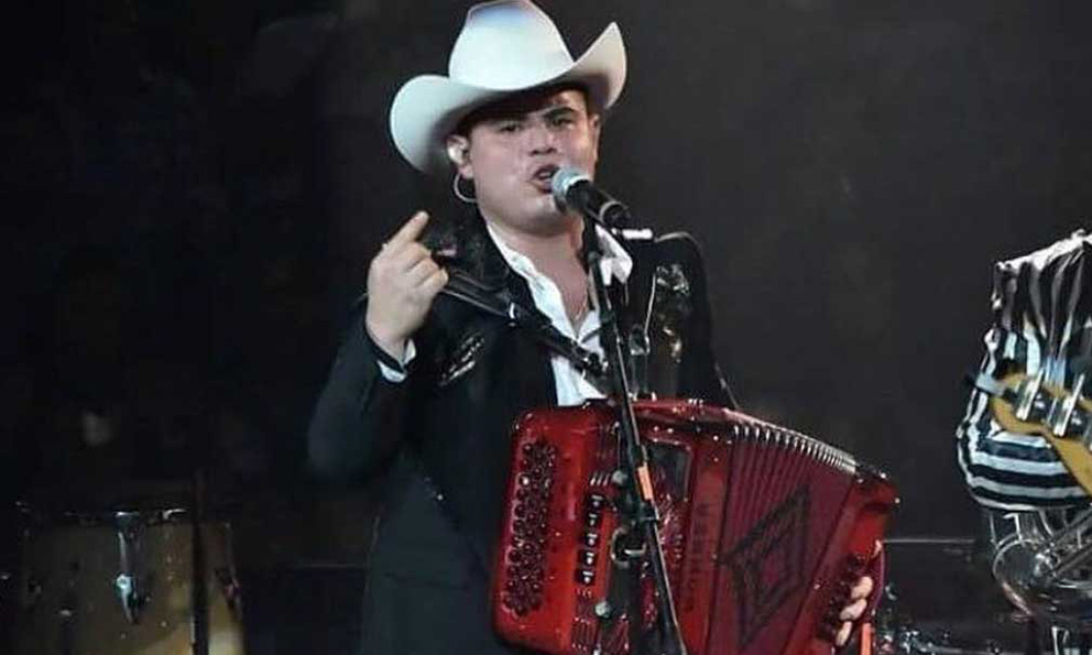 Muere baleado hermano de Alfredo Olivas junto esposa y su bebé